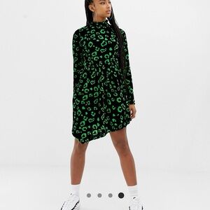 LgSleeve•Black&Green•LeoPrint•Velour•Empire Waist•Backless•SkaterDress•Size2•Y2K